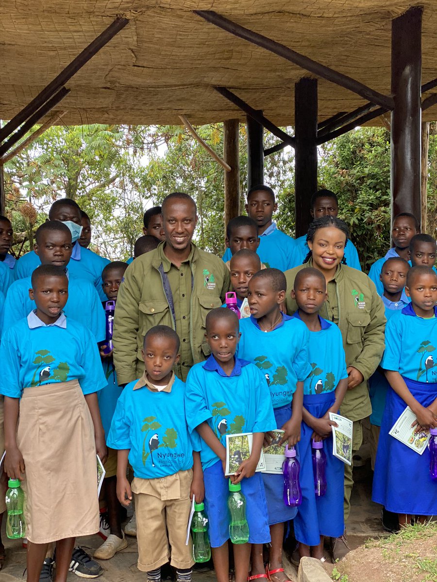 EspoirMuramira's tweet image. Éducation as one of the pillar in community department @NyungwePark  there is on going activity of schools visit where more than 1000 students are visiting the park to be aware of @NyungwePark protection and #Enviroment in general. #RDB, #EnvironmentRw #AfricanParks, #ProtaisN