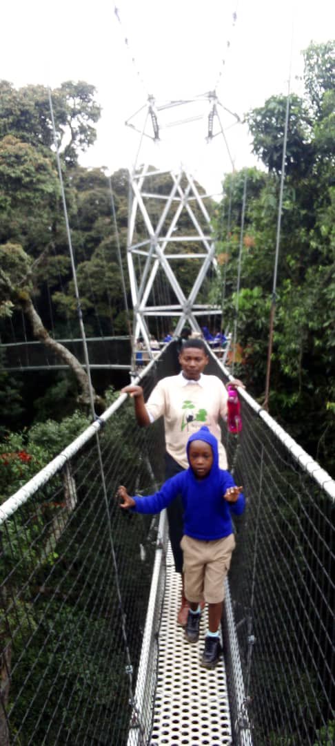 EspoirMuramira's tweet image. Éducation as one of the pillar in community department @NyungwePark  there is on going activity of schools visit where more than 1000 students are visiting the park to be aware of @NyungwePark protection and #Enviroment in general. #RDB, #EnvironmentRw #AfricanParks, #ProtaisN