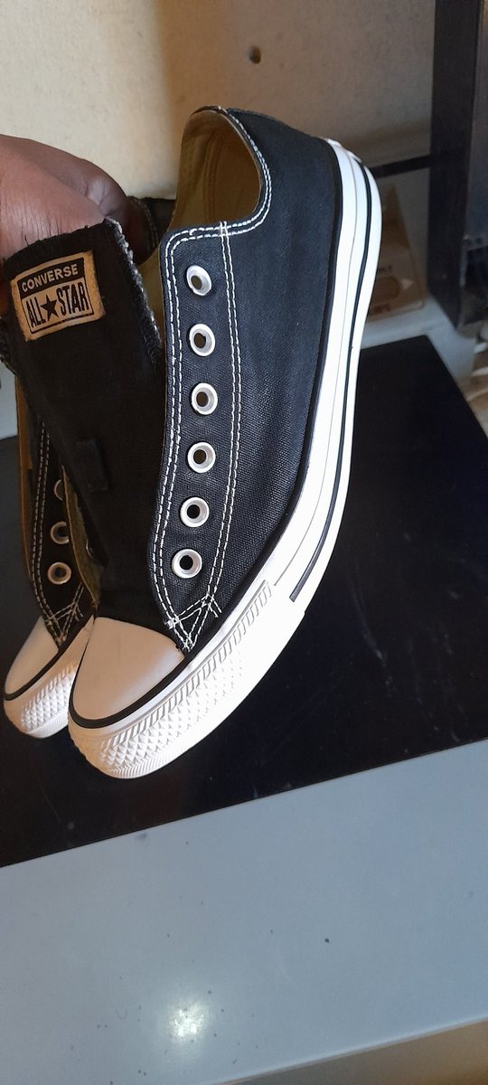 SimplyFoxen's tweet photo. @Carolinerathabe For those asking for black All Star sneakers, I restore them. 

Before pic (1st Frame)

After pictures ( Frame 2-4) https://t.co/yOO3T78mPK