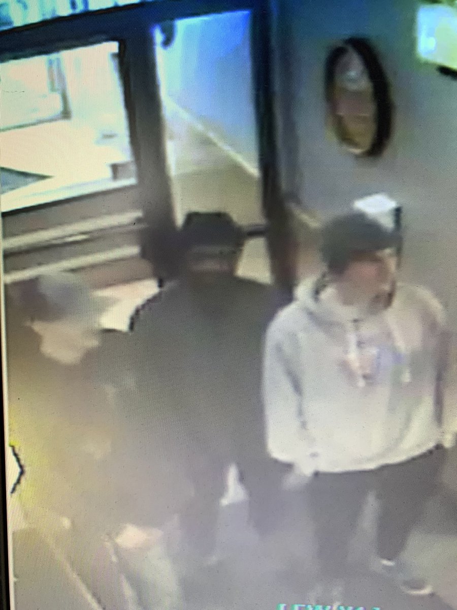 If anyone knows these fine gentlemen, please tell them they forgot to pay their bills on Saturday evening.We are sure it was just a mistake…
#thanks #come-on