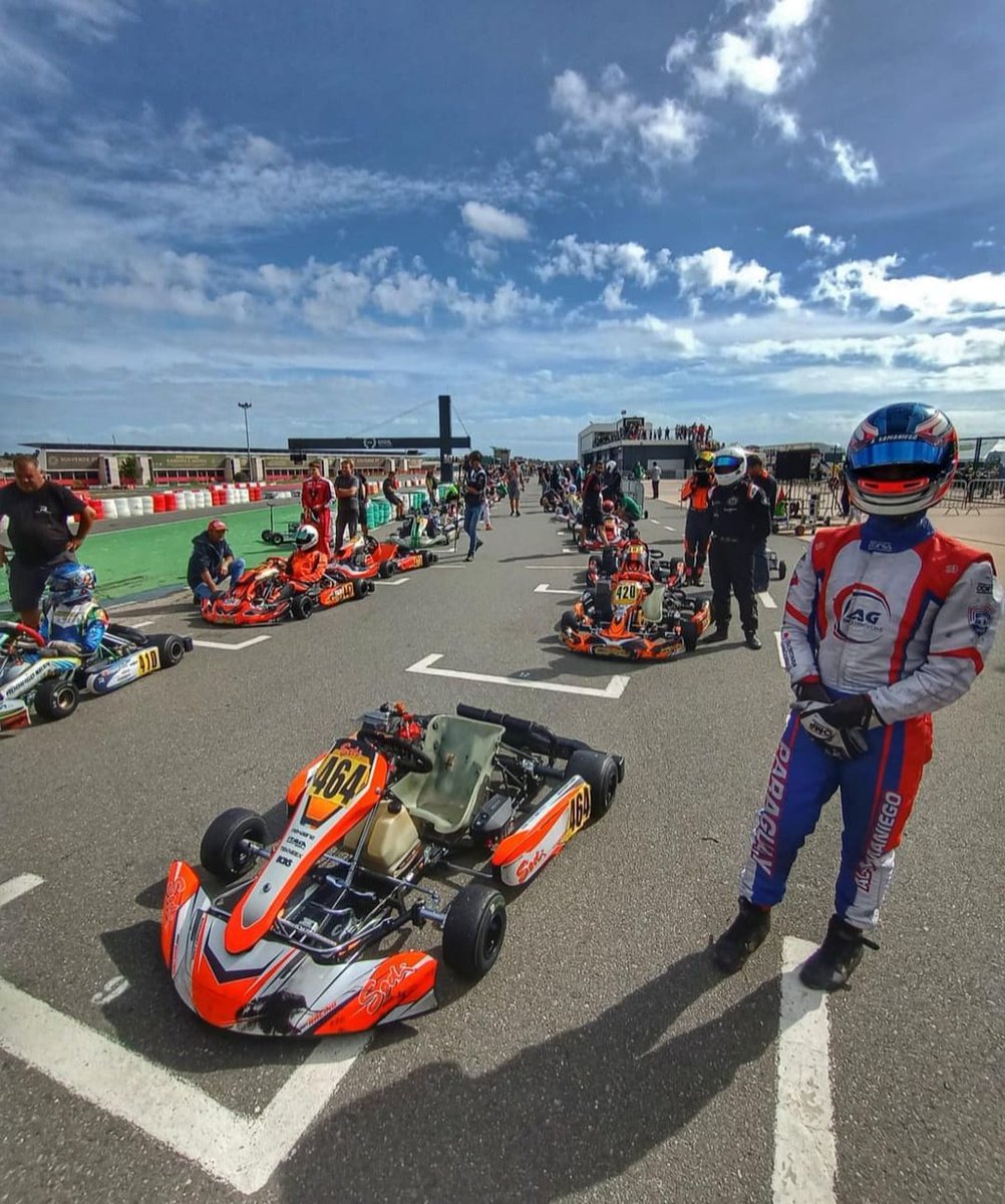 Semana de mucho aprendizaje y trabajo en el Open de las Grand Finals Rotax 2022 en Portimão!🇵🇹

Sumando los puntos de las tres finales quedando en P8 entre 38 pilotos!!

Ahora toca volver a casa y nuevamente semana de carrera en el KCP!💪🏻🇵🇾

#karting #paraguay