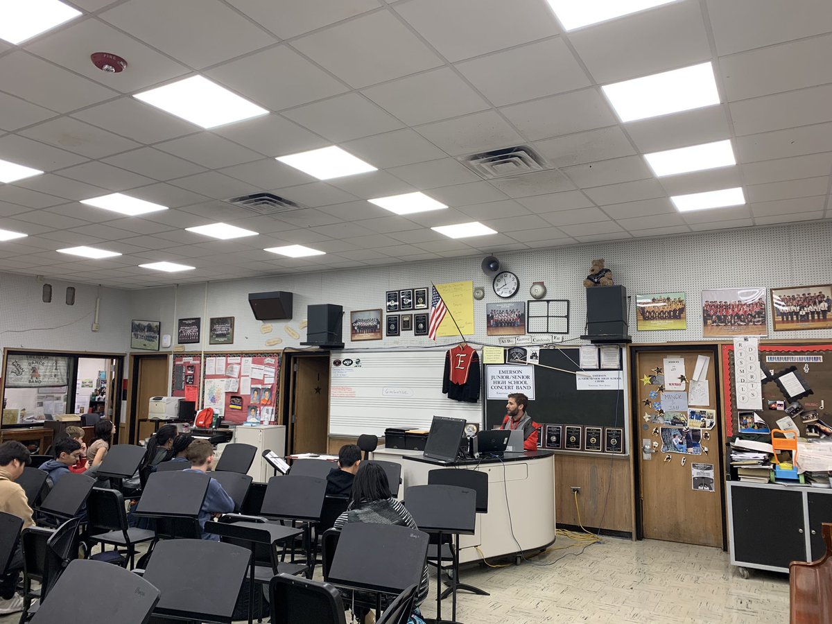 MLioneBand's tweet photo. @EmersonSupt Thank You @mrbbanddirector for stopping by to talk about the Junior High Jazz Band program @EmersonJSHS #gocavos https://t.co/32Q0YshPP8