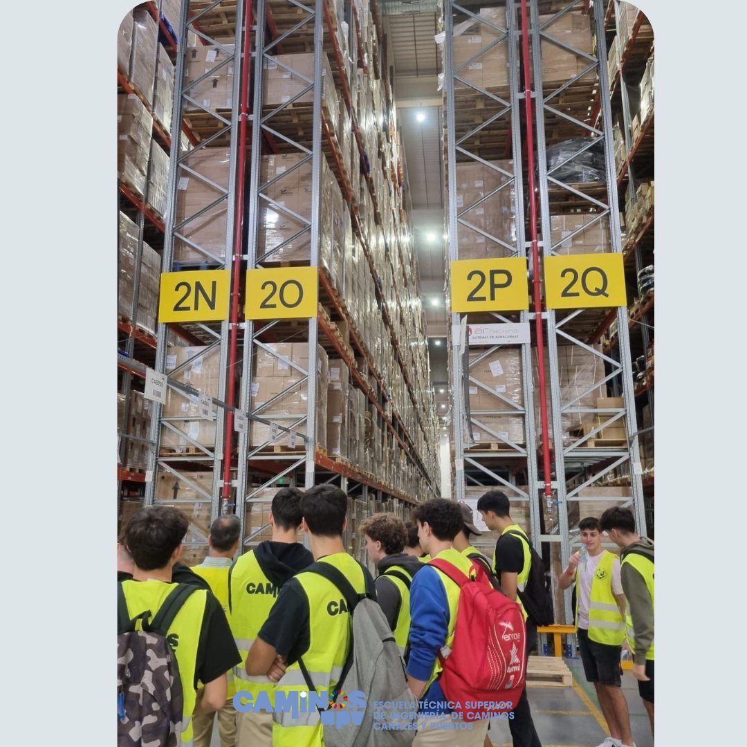 CaminosUPV's tweet photo. 🔴📸📷 Repasamos en #imágenes algunos momentos de la visita que los Estudiantes de #GGTL el Grado en Gestión del Transporte y la Logística @CaminosUPV han hecho hoy al almacén logístico de Aza Logistics en#Sagunto
#Azalogistics
@DACValencia https://t.co/zbviMh0GET