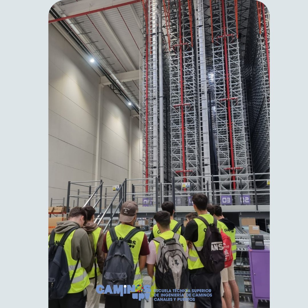 CaminosUPV's tweet photo. 🔴📸📷 Repasamos en #imágenes algunos momentos de la visita que los Estudiantes de #GGTL el Grado en Gestión del Transporte y la Logística @CaminosUPV han hecho hoy al almacén logístico de Aza Logistics en#Sagunto
#Azalogistics
@DACValencia https://t.co/zbviMh0GET