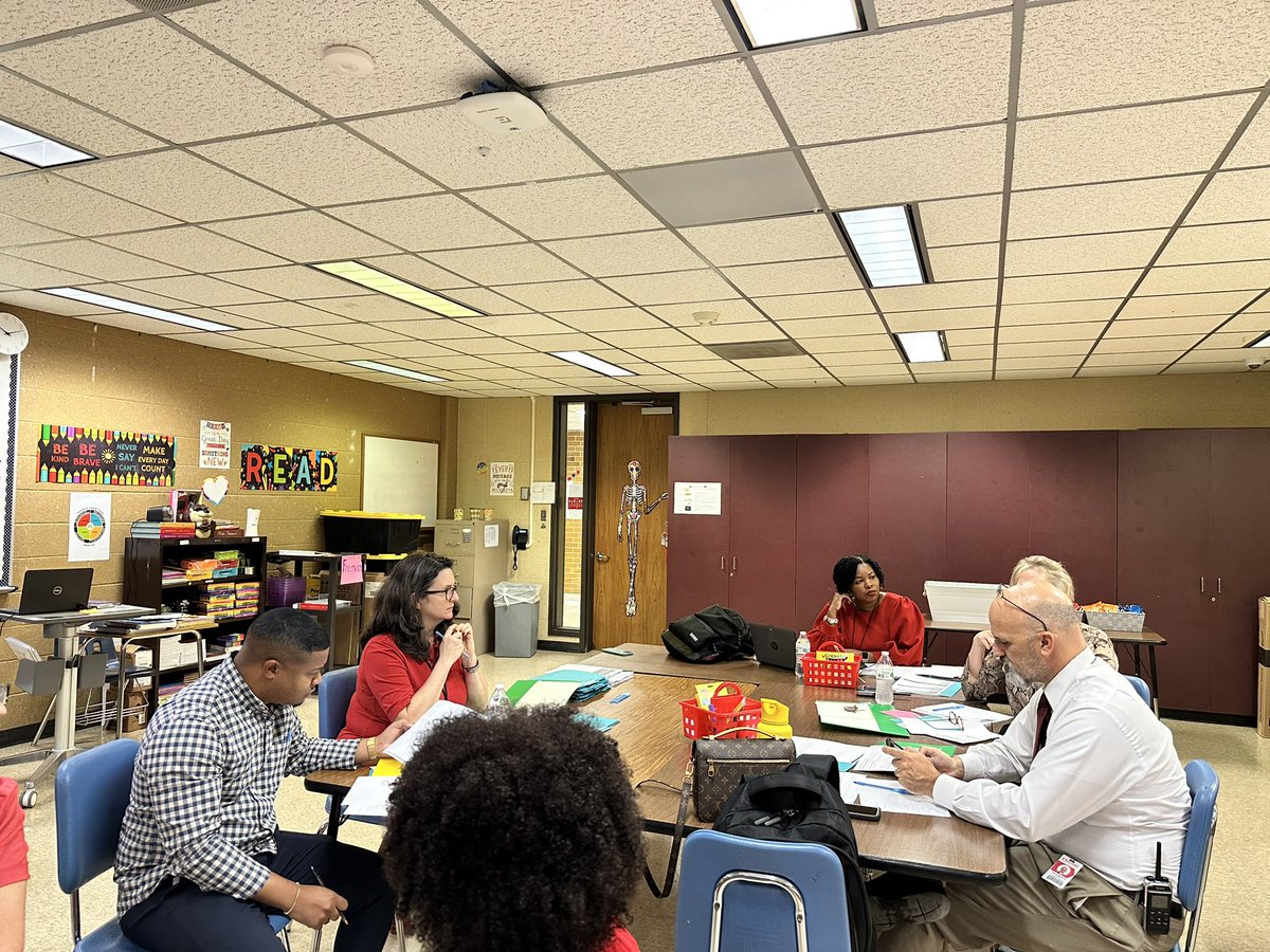 @AldineISD Middle School leaders collaborating on instructional lookfors with team @Grantham_AISD. @lmamerson