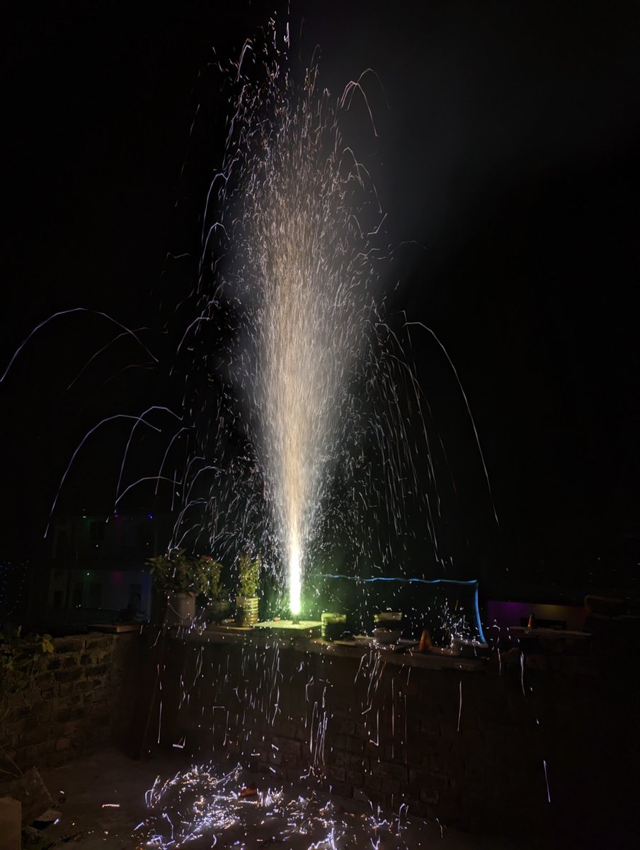 Just in Diwali , Pixel 6 helps me to take long exposure on this festive day.
#Diwali
#googlepixel6 #teampixel
