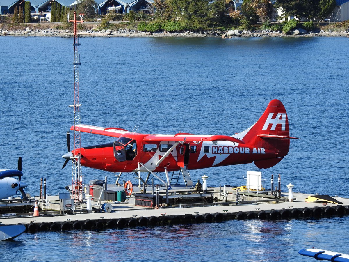 veryboeing's tweet photo. Harbour Air #DHC3T #CFODH at Vancouver Harbour https://t.co/tMmyo4HBhn
