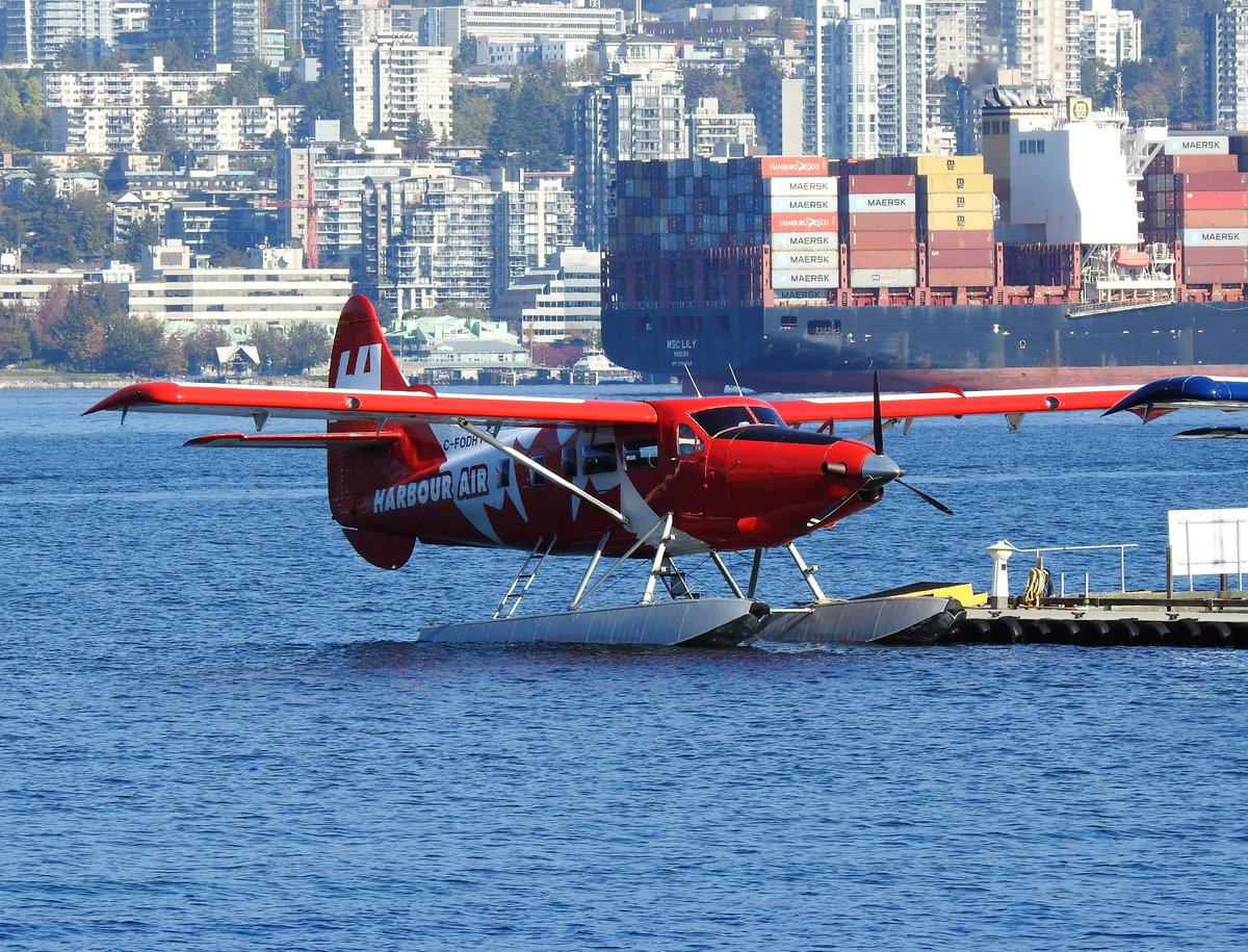 veryboeing's tweet photo. Harbour Air #DHC3T #CFODH at Vancouver Harbour https://t.co/tMmyo4HBhn