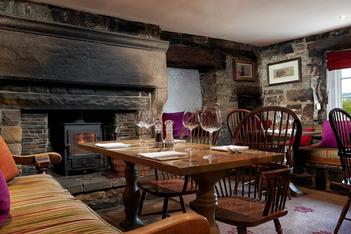 We serve award-winning food, and have an oh-so-stylish brasserie. But at our heart, we're an 18th century coaching inn, with 300 years' experience of looking after people. loom.ly/y7tEShY  #ExpectExtraordinary #GreatBritishInn