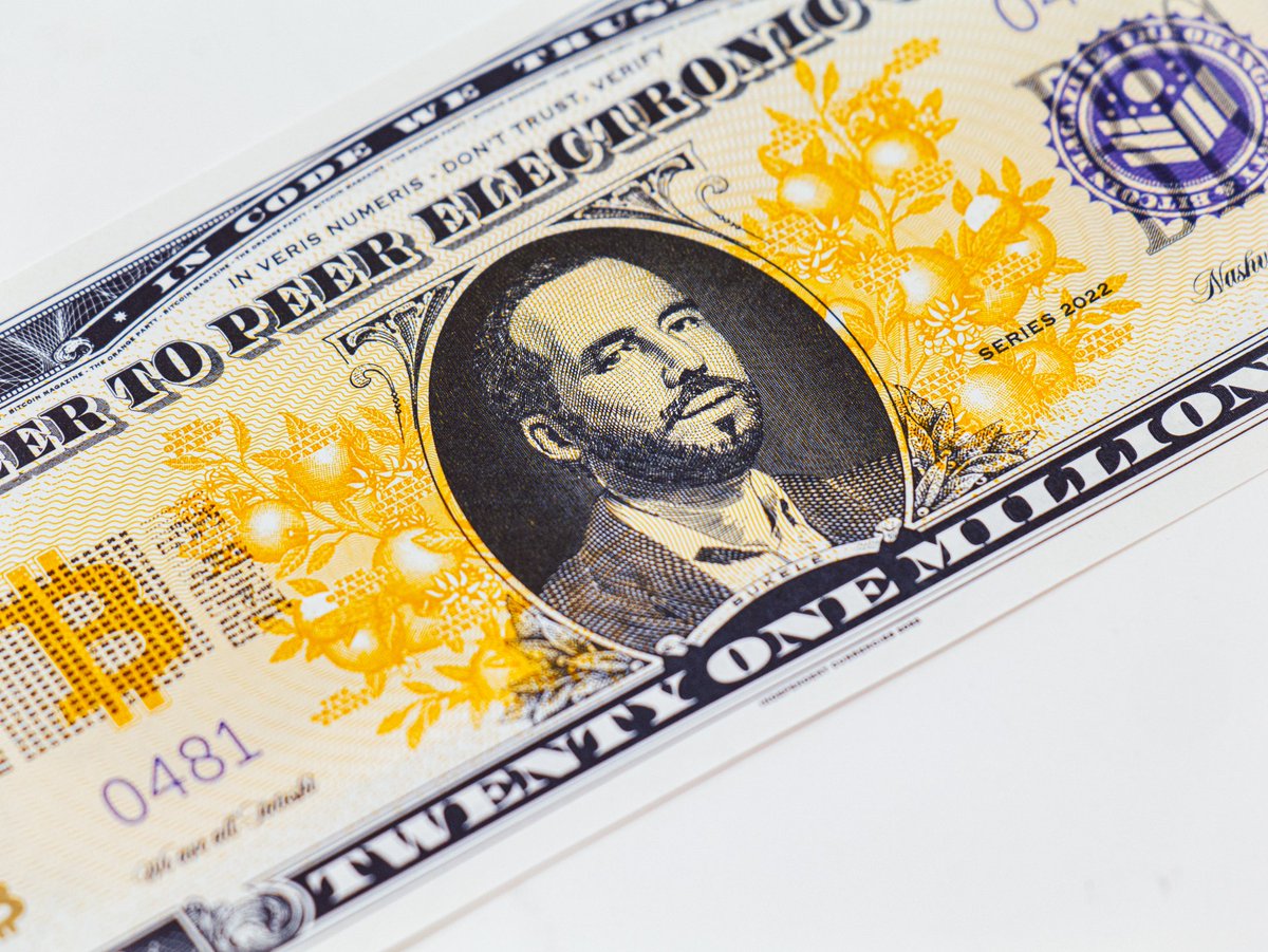 BitcoinMagazine's tweet photo. Limited edition #Bitcoin bank notes are going out to all 
@BitcoinMagazine annual subscribers with The Orange Party Issue.
  
We have 500 notes set aside for new subscribers. Get yours before they're gone! https://t.co/Th8ehykJbn https://t.co/X6mlJUbLib