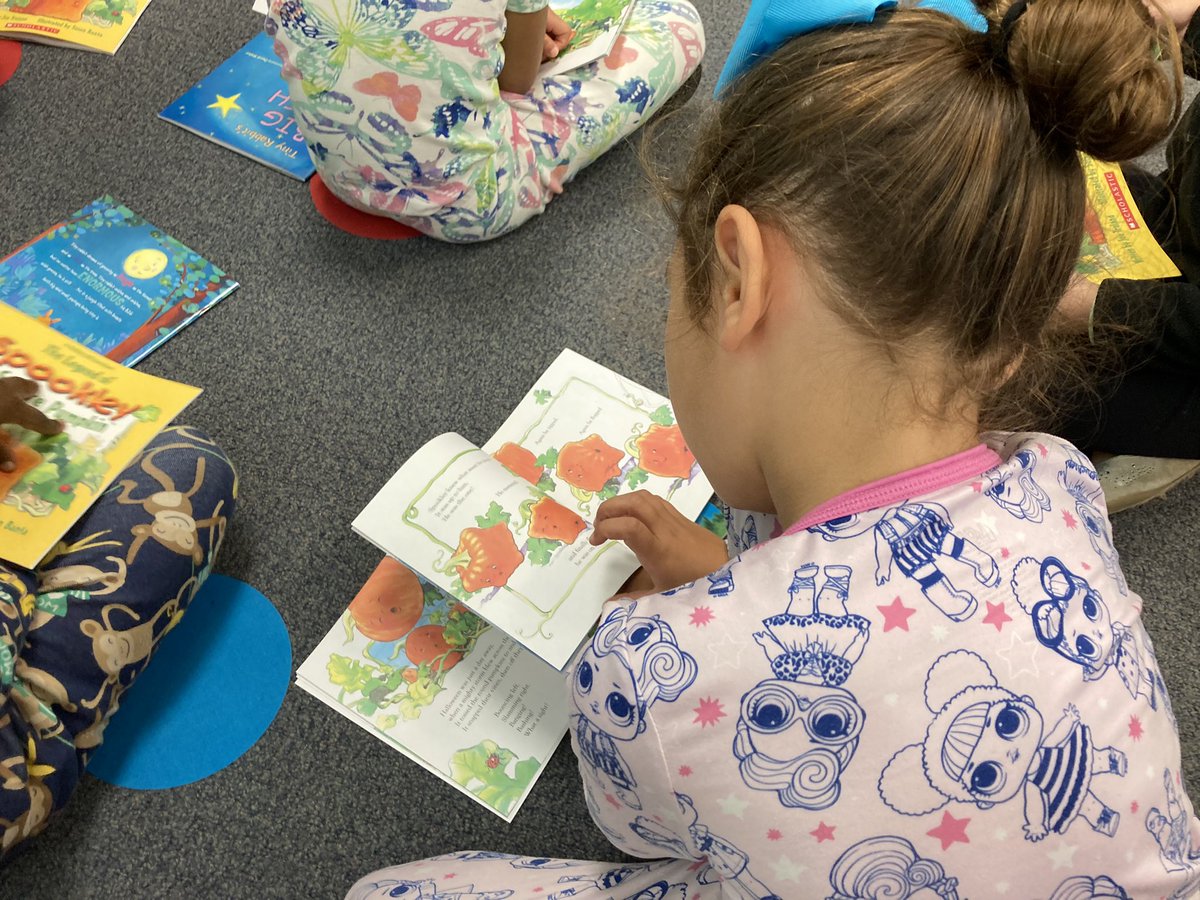 JackWeikert's tweet photo. Itβs Book Box Day!!! #BookBoxDay
What a special way to start our Monday with two new books added to each of our home libraries! Happy Monday! πππ
@BASDLincolnCS π΅π https://t.co/P7mRNVAIjy