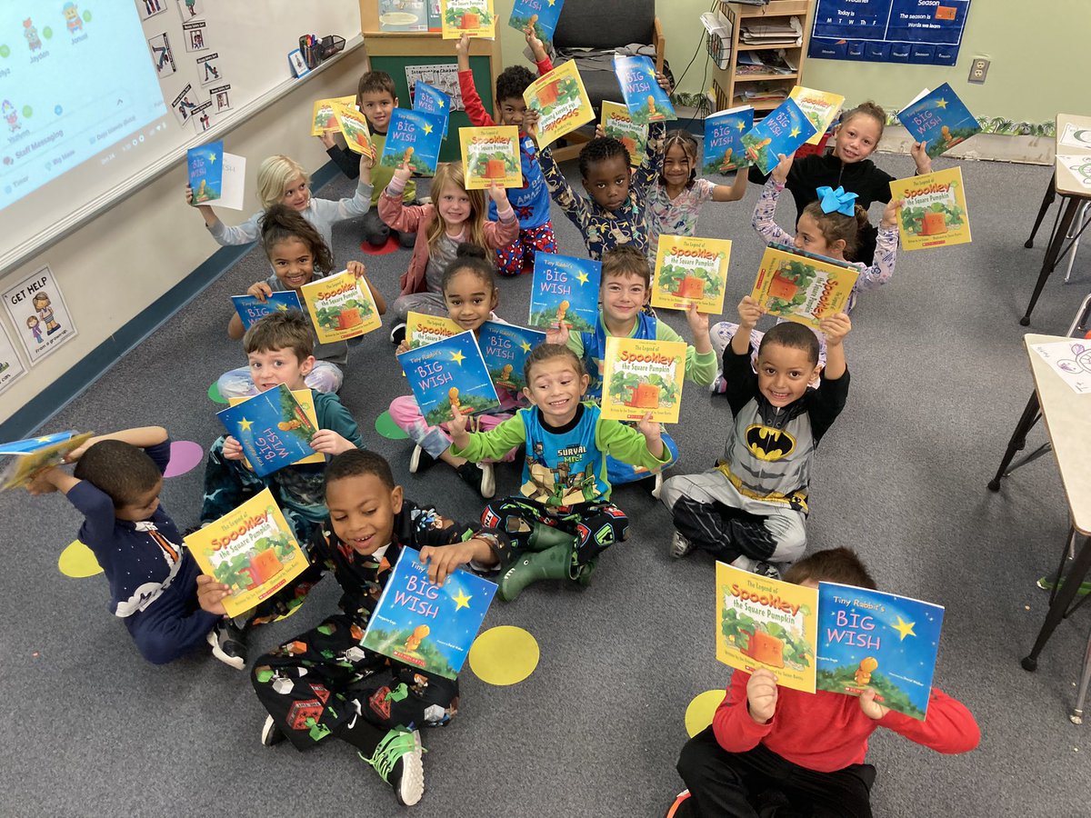 JackWeikert's tweet photo. Itβs Book Box Day!!! #BookBoxDay
What a special way to start our Monday with two new books added to each of our home libraries! Happy Monday! πππ
@BASDLincolnCS π΅π https://t.co/P7mRNVAIjy