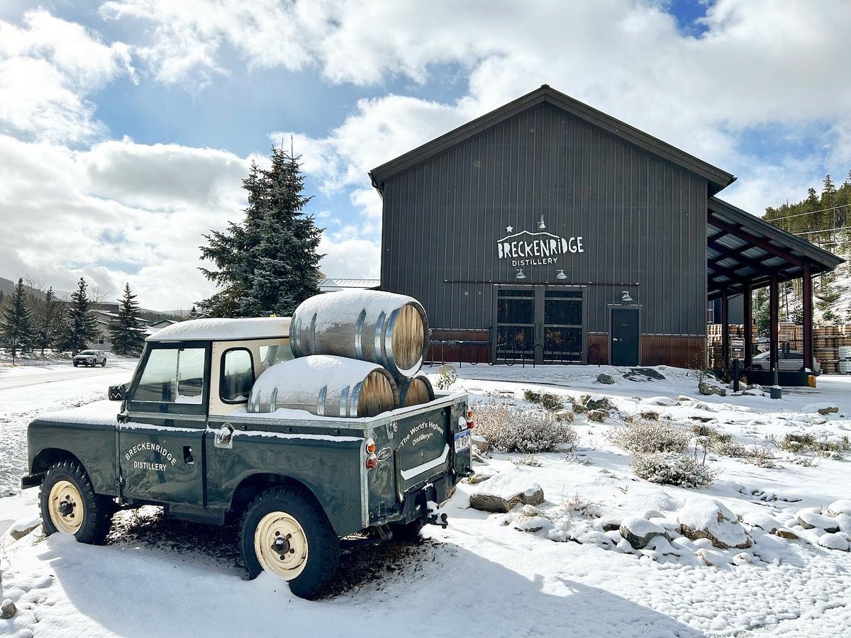 breckdistillery's tweet photo. First snowfall of the season. It’s definitely sweater weather and whiskey weather. What’s your go to cold day beverage? #breckdistillery https://t.co/Nrt2XrRXOI