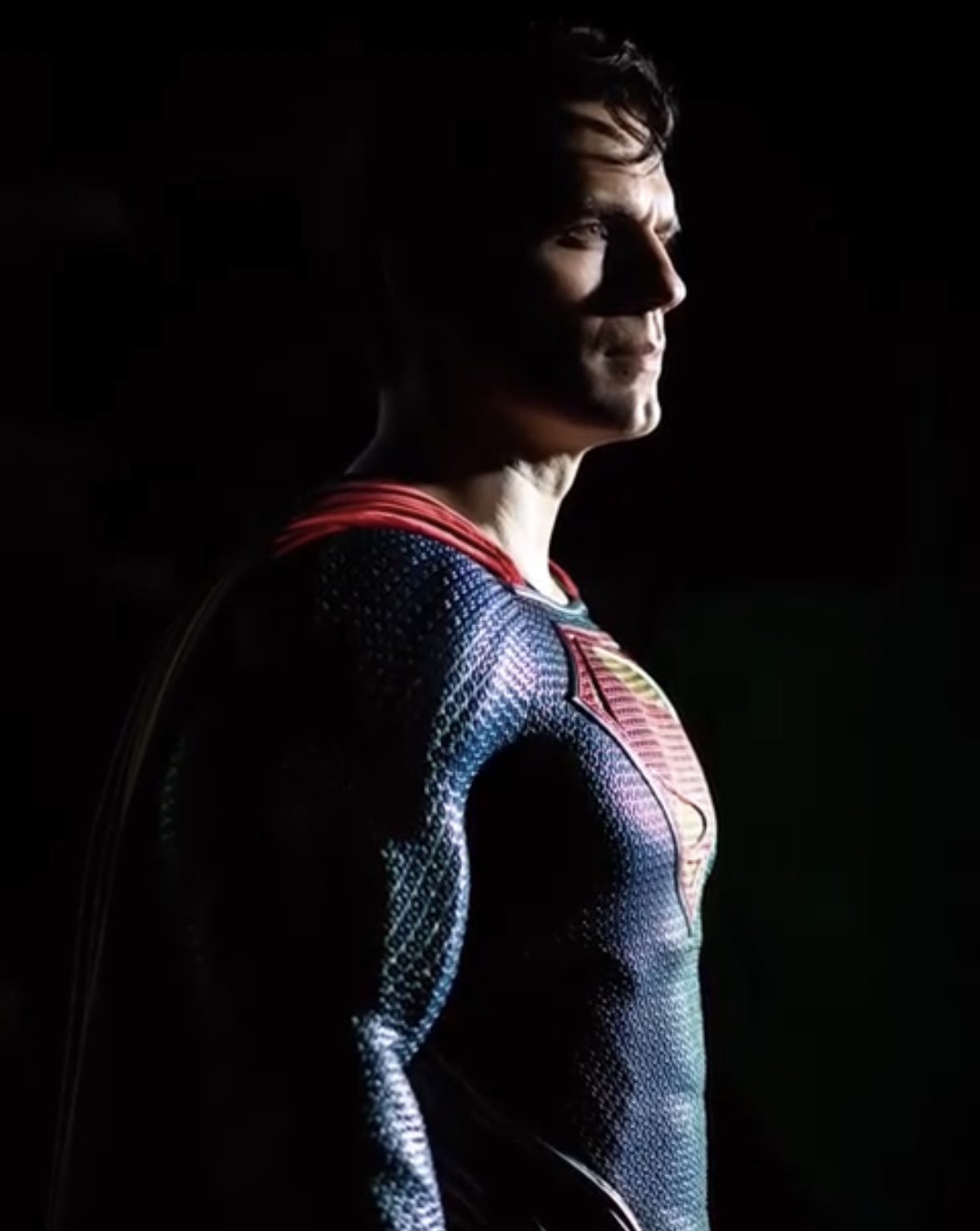 Henry Cavill prova que preocupação sobre volta como Superman está