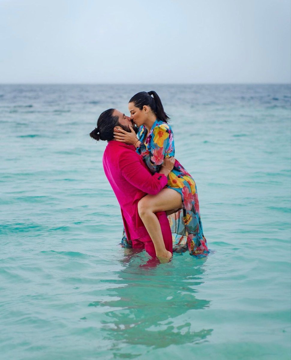 maiteperroni's tweet photo. Aquí vamos!!! La vida se cuenta mucho mejor a tu lado. Gracias por estos días tan felices juntos!!! #honeymoon #blessed https://t.co/OAqWqY4f86