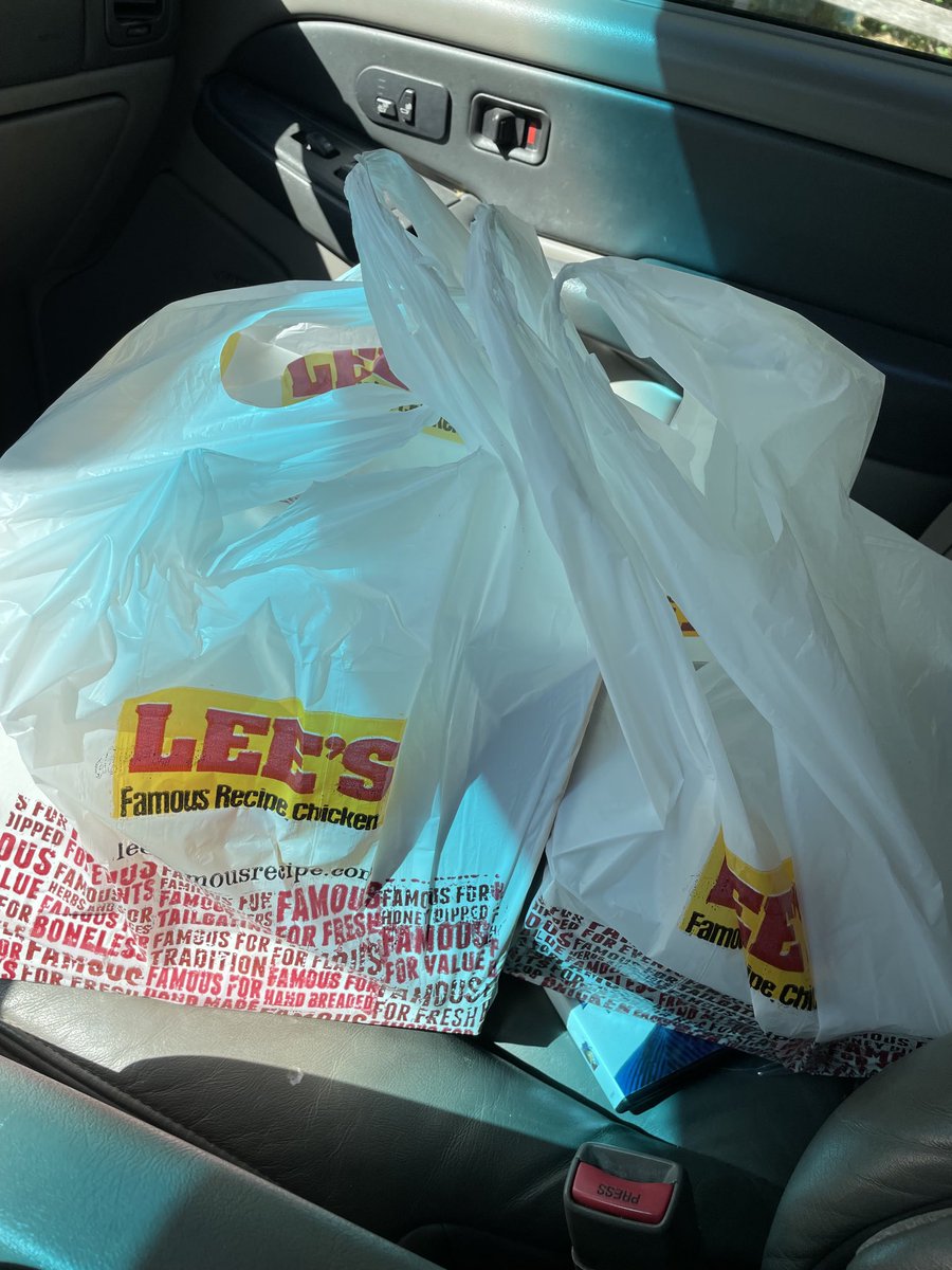madflavor's tweet photo. The Best Fried Chicken…….Tremendous! https://t.co/rtKUU6s6gw