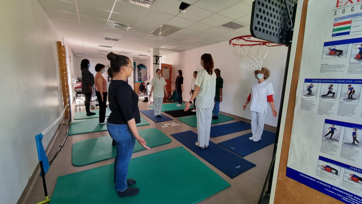 ght_gpne's tweet photo. 💼[#FORMATION #CHIRB]
🎬Esprit d'équipe &amp; #management ➡️Clap de fin pour les nouveaux encadrants ! Ce sont 12 nouveaux cadres qui ont clôturé 2 jours de #formation complètes afin de faciliter leur intégration au sein de l'hôpital Robert Ballanger à #Aulnay. #Bienvenue à eux ! 👋 https://t.co/I9FBrEjyEI