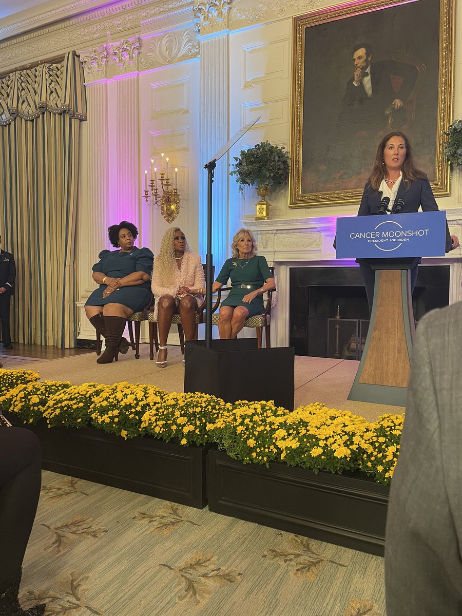 An incredible historic event - reducing the cancer burden will only happen with everyone being part of the effort. Thanks @FLOTUS @maryjblige @tamikafelder @AmerCancerCEO for your vision and call to action!