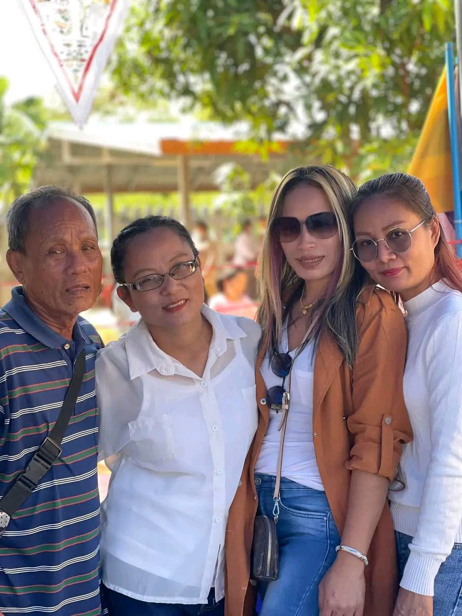 sak8969's tweet photo. กฐินที่บ้านครับ  ทำบุญ  โรงทาน  เอาบุญ มาฝากทุกๆท่านครับ https://t.co/3aRv69oCnl