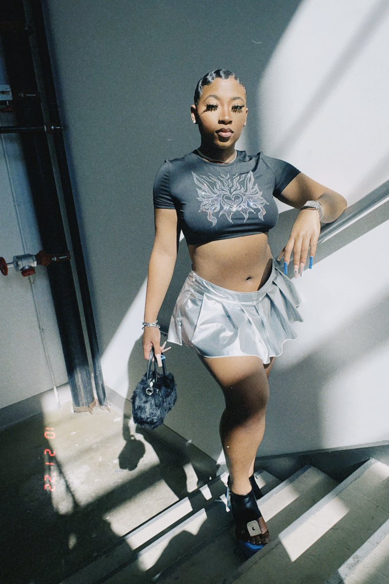 zarahalycia's tweet photo. howard hoco teas https://t.co/zPDqN3eAq9
