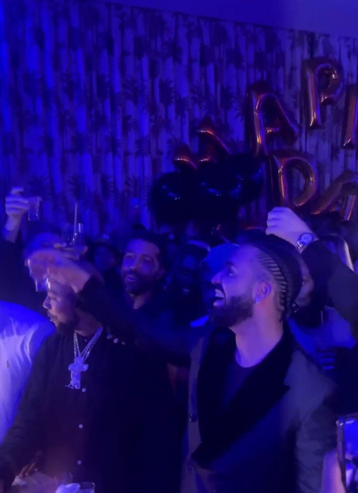 GAGEmusicx's tweet photo. Ovo tings #6gawd π¦ #Miaminights #Drake https://t.co/LlF3d5wsZf