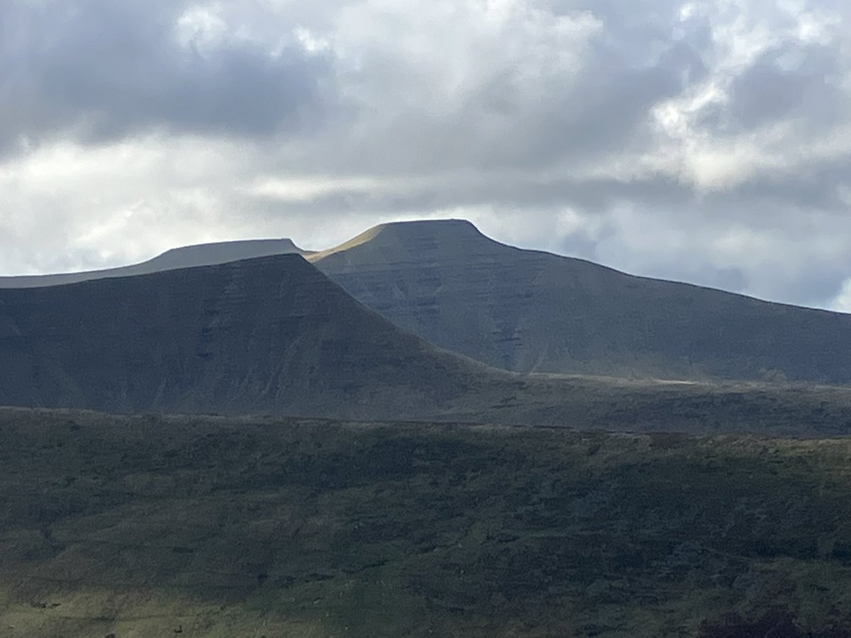 markxb's tweet photo. Some lovely cloudbusting images from a day in the Brecons.  More of this please.  @RamblersGB @RamblersCymru https://t.co/OPmOy6rOvs
