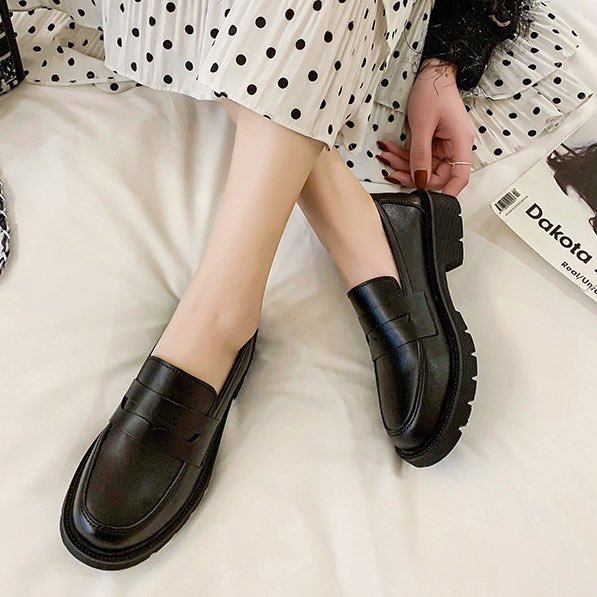 looookmai's tweet photo. รวมรองเท้าเกาหลีเกาใจ เน้นเฉพาะงานบูท👞 งานหนัง คัดมาแล้วว่าแมชง่าย ใส่สบาย ใส่ไปคอนเสิร์ต ไปเที่ยวก็ครบจบ มีเสริมส้น+ช่วยโกงความสูงแบบเนียนๆ รีวิวภาพจริงใส่เอง ตรงปกเป๊ะ 100% https://t.co/fyogCVeztY