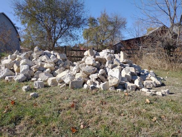 Erosion causes rivers all sorts of problems. Incorporating natural materials, such as tree roots and seedlings, while rebuilding this Huzzah Creek stream bank is just one of the nature-based solutions we champion across Missouri.