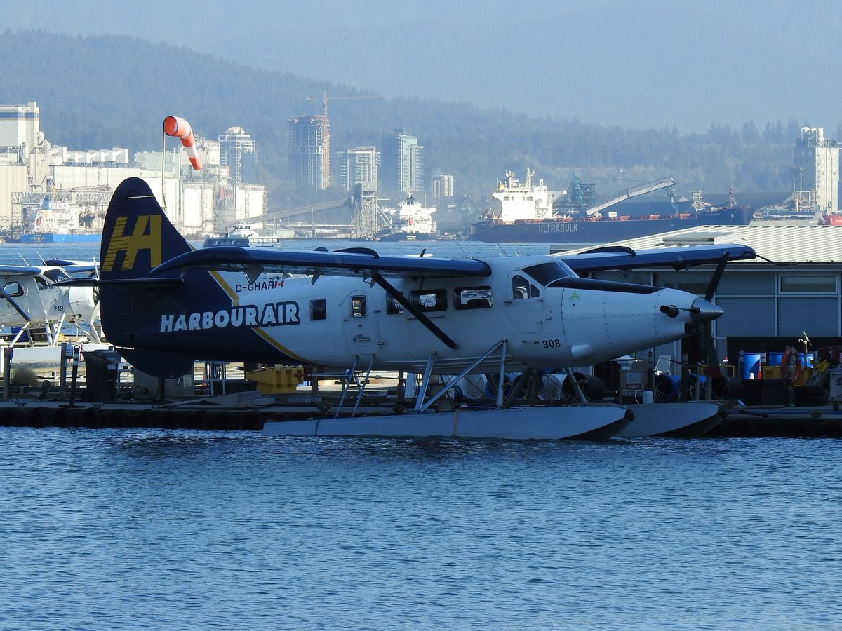 veryboeing's tweet photo. A collection of #DHC3T at Vancouver Harbour https://t.co/MXE3QJ0wLq