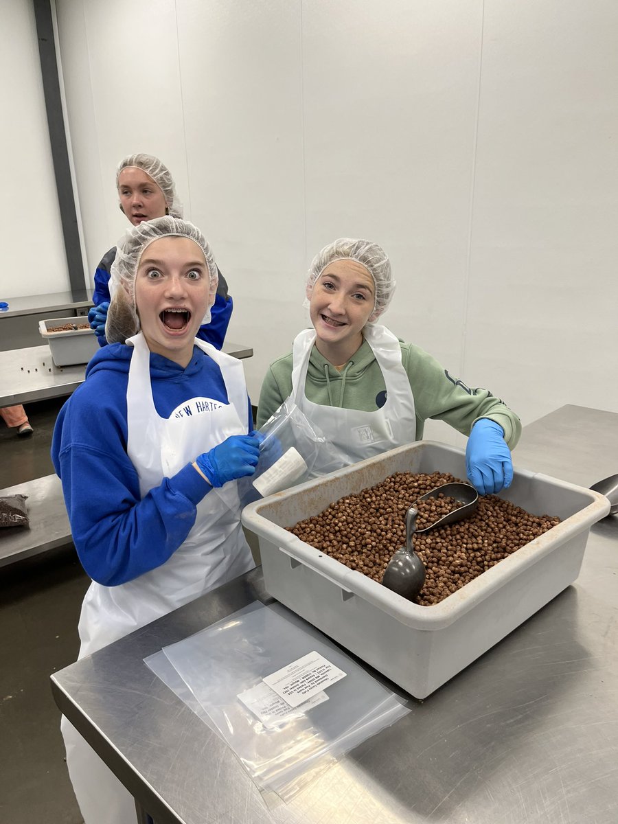 DnhCouncil's tweet photo. Today we volunteered at the North East Iowa Food Bank!
We labeled, bagged, and boxed 300 pounds of cocoa puffs, labeled 2000 bags, and labeled and boxed 1500 cans of corn. https://t.co/garfbUzkWK