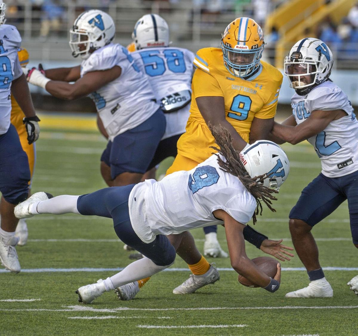 Coach_HugginsII's tweet photo. After 8 weeks of Ronnie Thomas leading the SWAC in Sacks per game, we have a new leader: 

Tahj Brown | Defensive Line | Southern University

21 Tackles | 11 Solo | 6.5 Sacks | 9.5 TFLs | 1 FF

@DraftHBCU @LC_SUTrenches https://t.co/S5EgZ5Bwtp
