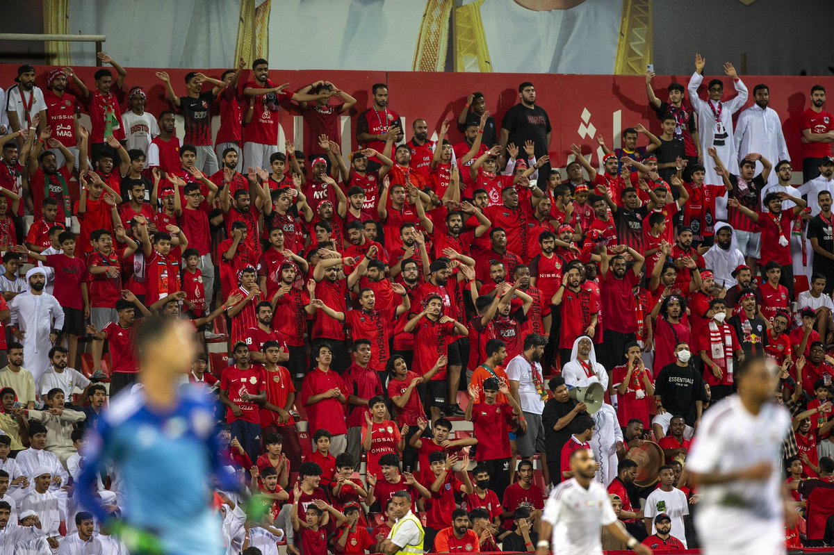 Ultras_RedBoys's tweet photo. واجهة استاد راشد حمراء بالكامل ؟ 🤔

هل انتم مستعدين لهذا التحدي يا #القوة_الحمراء 🔴🔥 https://t.co/twqjwhACIU