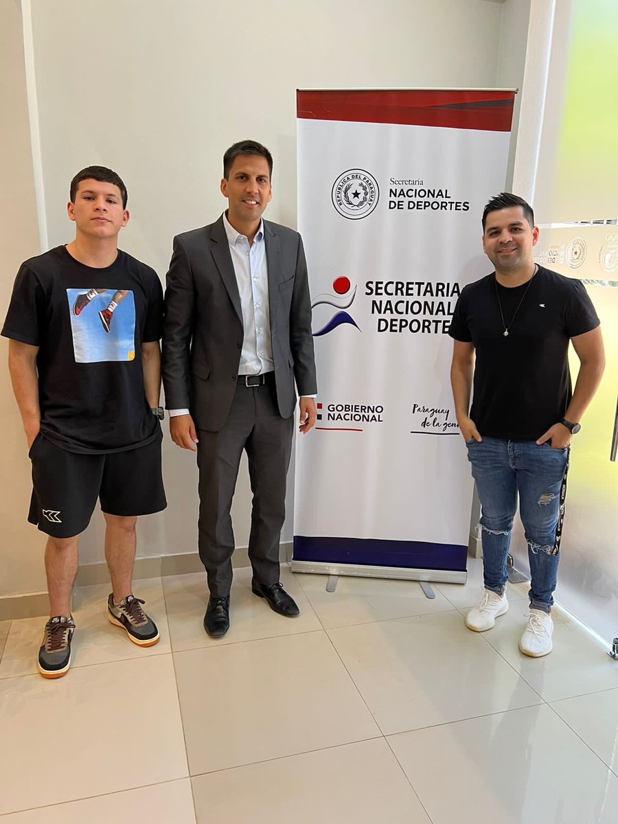 DiegoGaleanoH's tweet photo. El diálogo construye y es una de las herramientas para consolidar la unión y el fortaleciniento dentro del deporte 🤜🏼🤛🏼

Hoy recibí en la @sndpy a nuestro #CampeónMundial🌎 de #KickBoxing🥊, Ariel Villalba, promesa del deporte guaraní. 

#ElDeporteNosUne🤝🏻 https://t.co/2vKPR73iS7