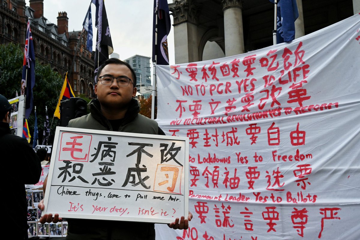 Melo, from Mainland China who 'woke up' after studying in Nottingham earlier in his life, joined the Hongkongers'protest ytd in M'cr. He held a sign against #EmperorXi and declined to admit being brave to voice out w/o face covering coz' going back to China is 'not his concern'.