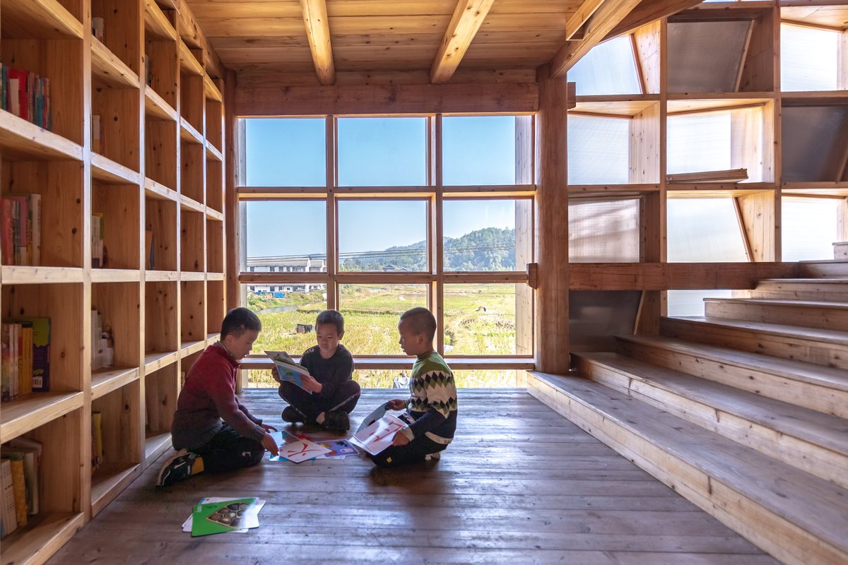 ConditionLab's tweet photo. Pingtan Book House
.
Imagine a staircase that never ends, an infinite loop of risers and treads squeezed into a traditional timber house.

https://t.co/TzR0nPySHe
.
#pingtanbookhouse #childrenlibrary #rural #timber #architecture https://t.co/CvHYDGVupu