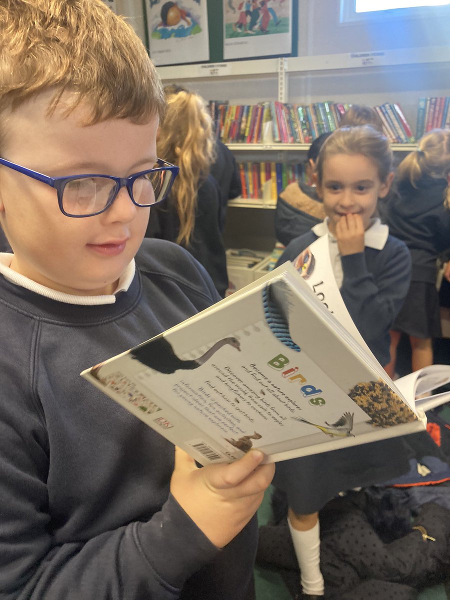 SullyPS's tweet photo. We had a great time visiting Sully library in #SPSyear2/3. The children loved sharing the books and have promised to go back at the weekend to borrow books for themselves! Diolch @VOGLibraries #SPSresourceful https://t.co/nfICJpcfvO