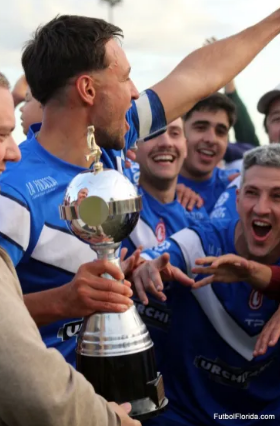 La copa en la vitrina😘