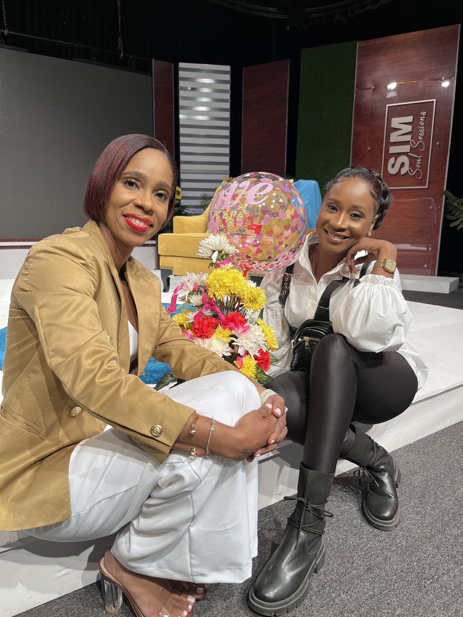 LoriJ876's tweet photo. ✨HAPPY BIRTHDAY SIM! 🎈✨ You are THE BAR in broadcasting. Your legacy is unmatched. Your heart is the BIGGEST. Your soul is so DEEP. To know you is to LOVE you! Thanks for not only being an amazing BOSS; but also such a sweet person! LOVE YOU CYAAN DONE!! @simclarkecooper ✨ https://t.co/88Qw05WVtz