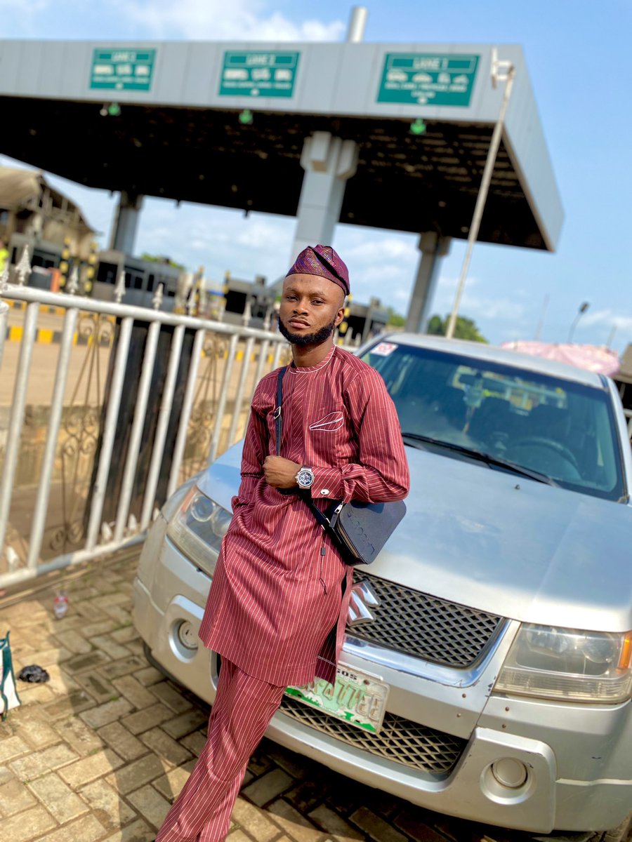 phalz0190's tweet photo. Lace 👞 on native is indecorous to many, but I say “as long as I’m comfortable” 😎

#kwara #NYSC #yansh https://t.co/JBeOBKb9oP