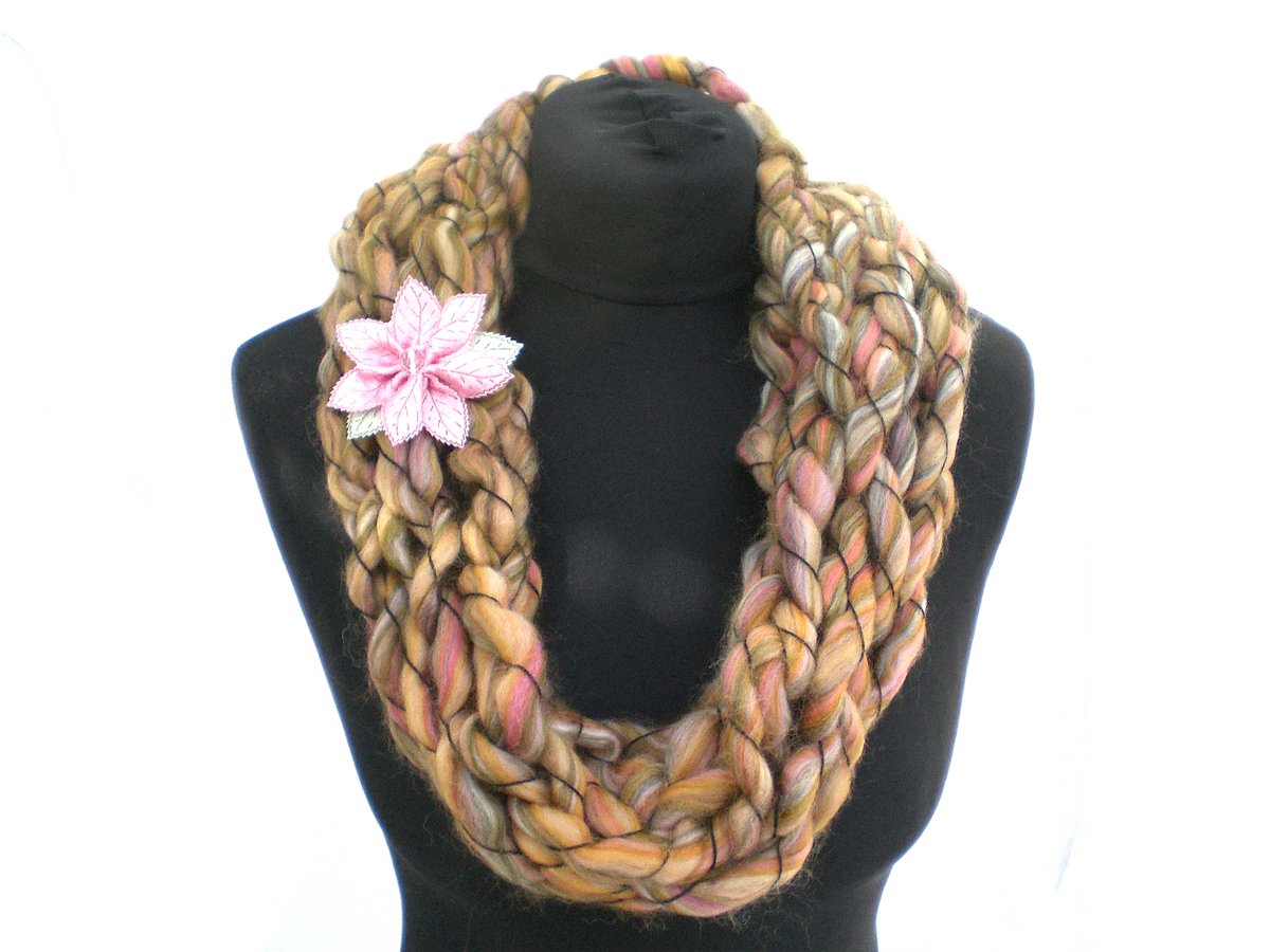 KentCrafts's tweet photo. This cosy infinity scarf is arm knitted with a super chunky wool blend yarn and comes with a pink ribbon flower brooch. Available in my Etsy shop at: https://t.co/jyzPfgwmqW #armknitting #infinityscarf #neckwarmer #etsyhandmade #etsyknitting #etsygifts #etsyfinds #etsysellers https://t.co/ZyZx6GOEEa
