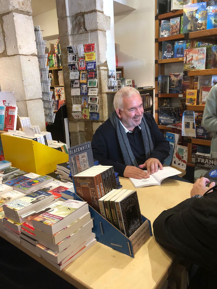 FestivalSemur's tweet photo. Quelle plus grande récompense que de trouver son public ? Nous étions près de 600 à la salle Saint-Exupéry, pari réussi au niveau acoustique et logistique pour un événement musical de cette qualité. 600 spectateurs heureux… Alors rendez-vous en 2023 pour poursuivre l’aventure ! https://t.co/i7UasLk7nE