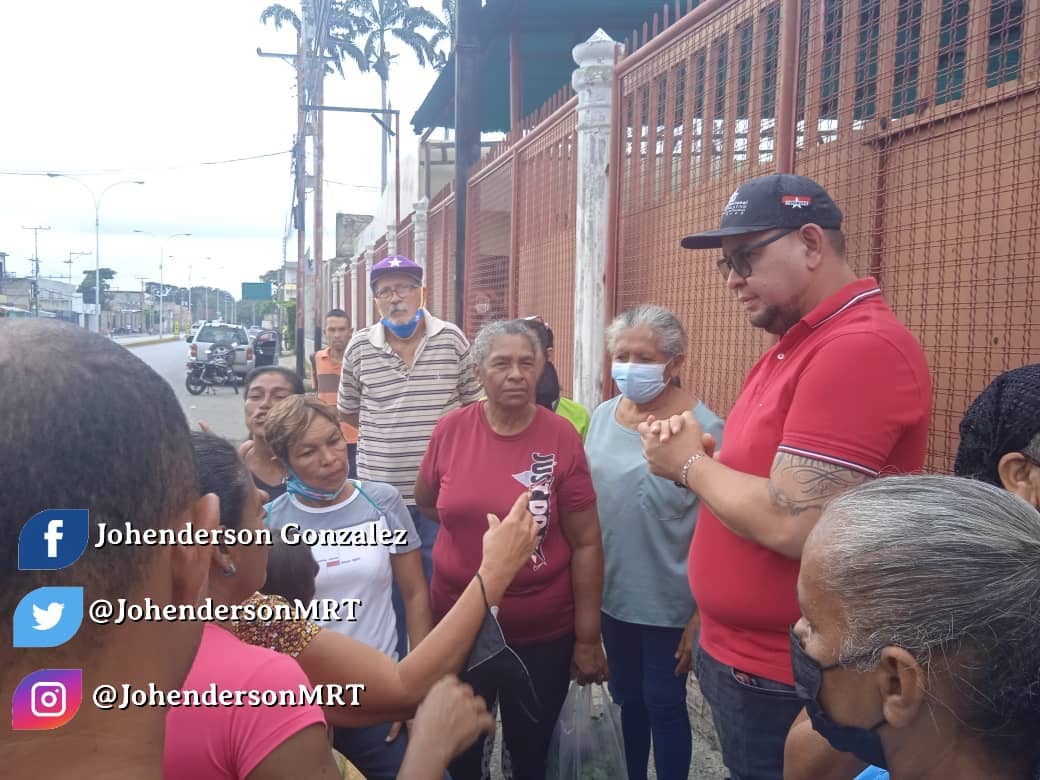 JohendersonG_'s tweet photo. #24Oct|En el reencuentro con el poder popular de Los Jabillos adquiriendo compromisos en relación a los servicios públicos, los cuales mejoraremos cumpliendo el 1x10 del buen gobierno impulsado por nuestro Pdte.@NicolasMaduro y nuestra Gob.@Soykarinacarpio.
#VenezuelaVamosPaLante https://t.co/oKvWxDacI2