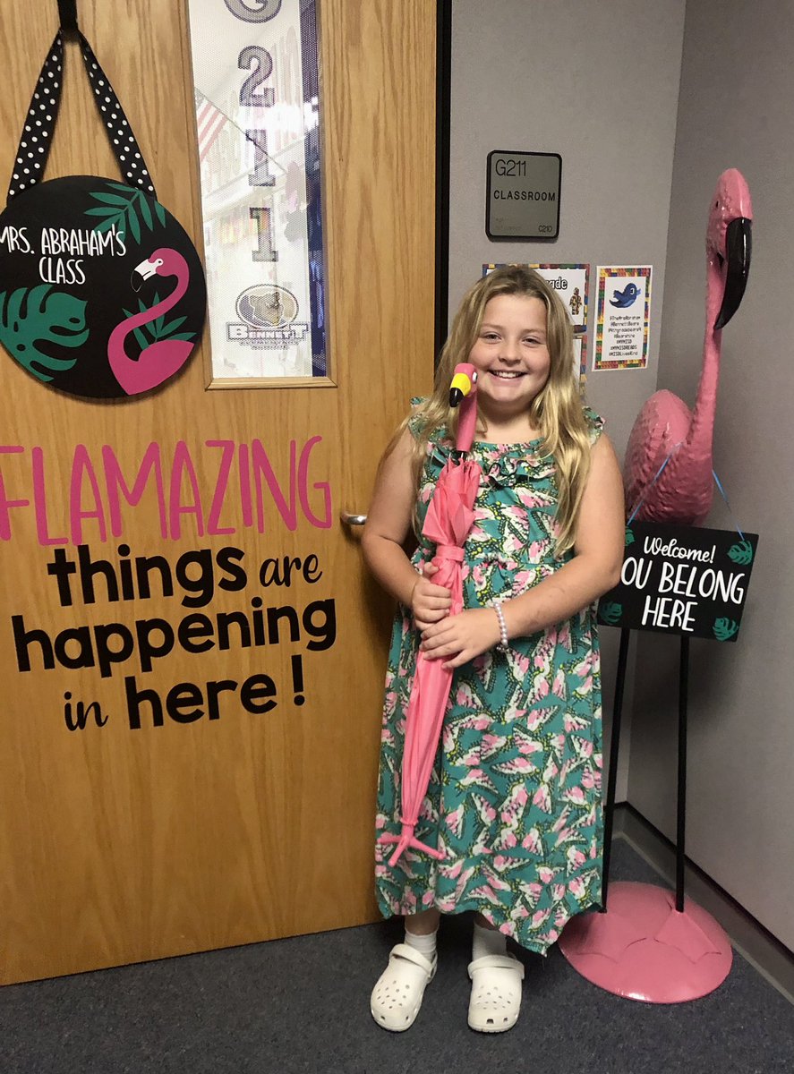 When it is finally raining and one of your students is excited to bring her new umbrella that matches your classroom theme. 😍🦩🌧️ #bearshine