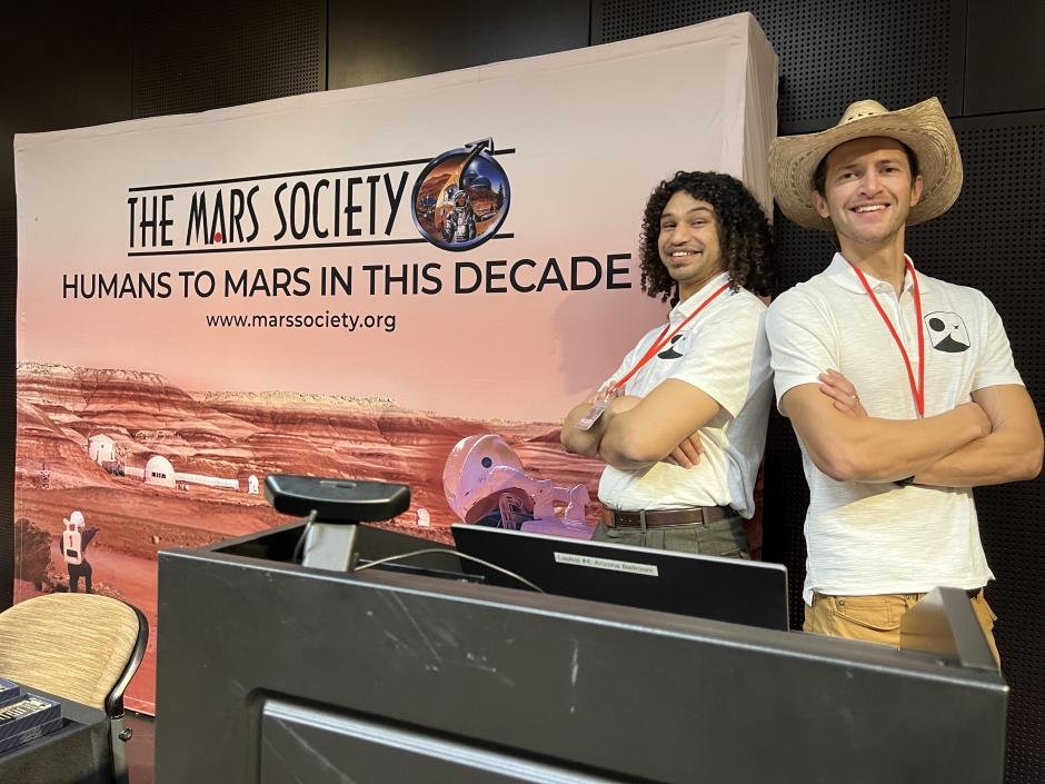 MoonDAO 🤝 Mars Society

Check out <a href="/favian_eth/">Favián</a> and <a href="/Martianfarmer1/">SuperJellie</a> speaking at the <a href="/TheMarsSociety/">The Mars Society</a> conference!

Also if you like their shirts, soon you'll be able to acquire your own MoonDAO drip on our website💧