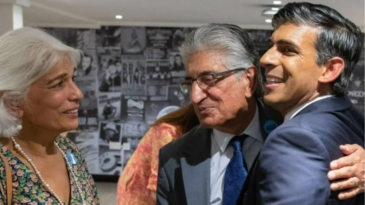 daddyhope's tweet photo. So people ask me why I advise Zimbabweans in the diaspora to stay there for now.

Rishi Sunak’s father was born in Kenya, his mother in Tanzania .
They went to Britain as immigrants.

Imagine if they had gone back to Kenya or Tanzania, where would Rishi be today?

Common sense! https://t.co/XwjXqrX0Mv