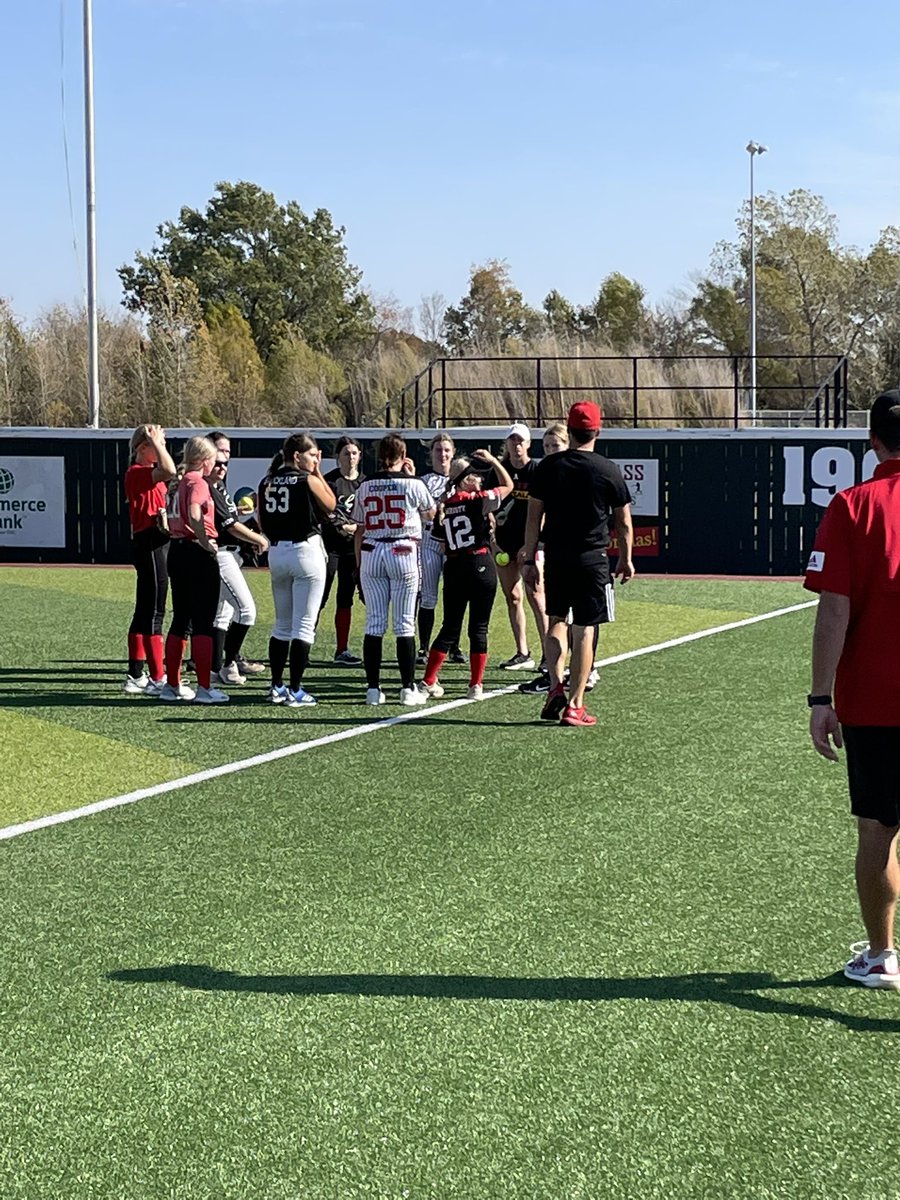 16uLegendsNat's tweet photo. Thank you @CoachBradF, @CoachFullerPitt, and @Gorilla_SFB players for a great team camp! Our girls loved the camp, the scrimmages, and the environment! @LegendsFastpit2 @emory_bowlin @ChiltonLaney @morgan_uher2025 @KeeleyElsea @KenleeHarris @KyleeMerritt21 @Callie_Cooper25 https://t.co/ZQmqYkCO7M