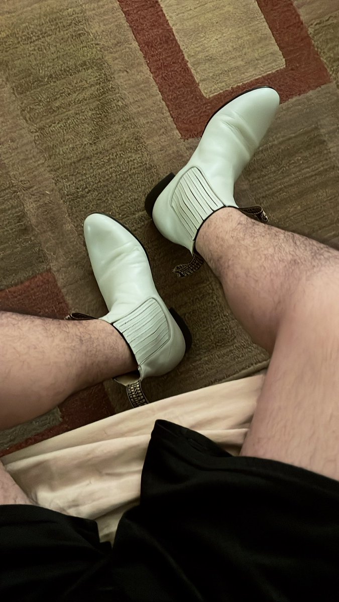 Wearing my new botines this morning 😉
