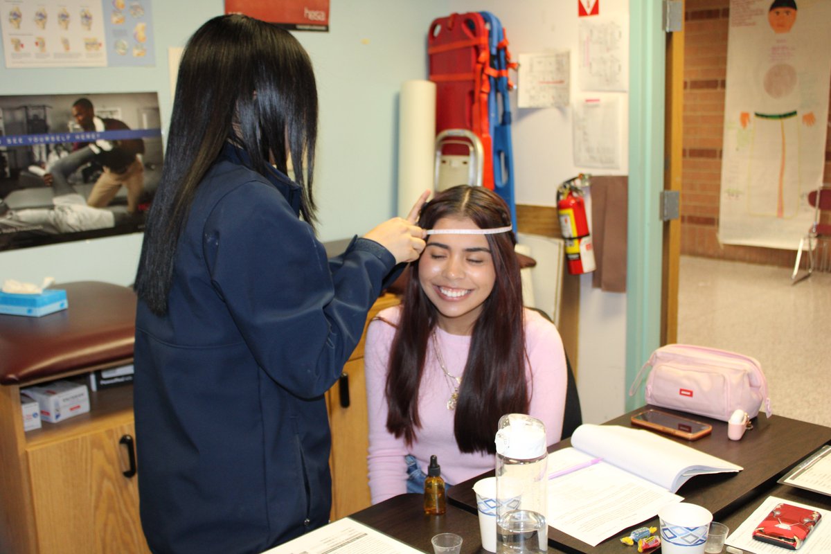 HSHPDallasISD's tweet photo. 𝕎𝕙𝕒𝕥 𝕨𝕖'𝕣𝕖 𝕝𝕖𝕒𝕣𝕟𝕚𝕟𝕘: Mrs. Morgan's Med Math classes have been working on metric system calculations. The last few days, they have brought the metric system to life.   #HSHPProud #MedMath #HSHP2023 https://t.co/urlKRkv5iy
