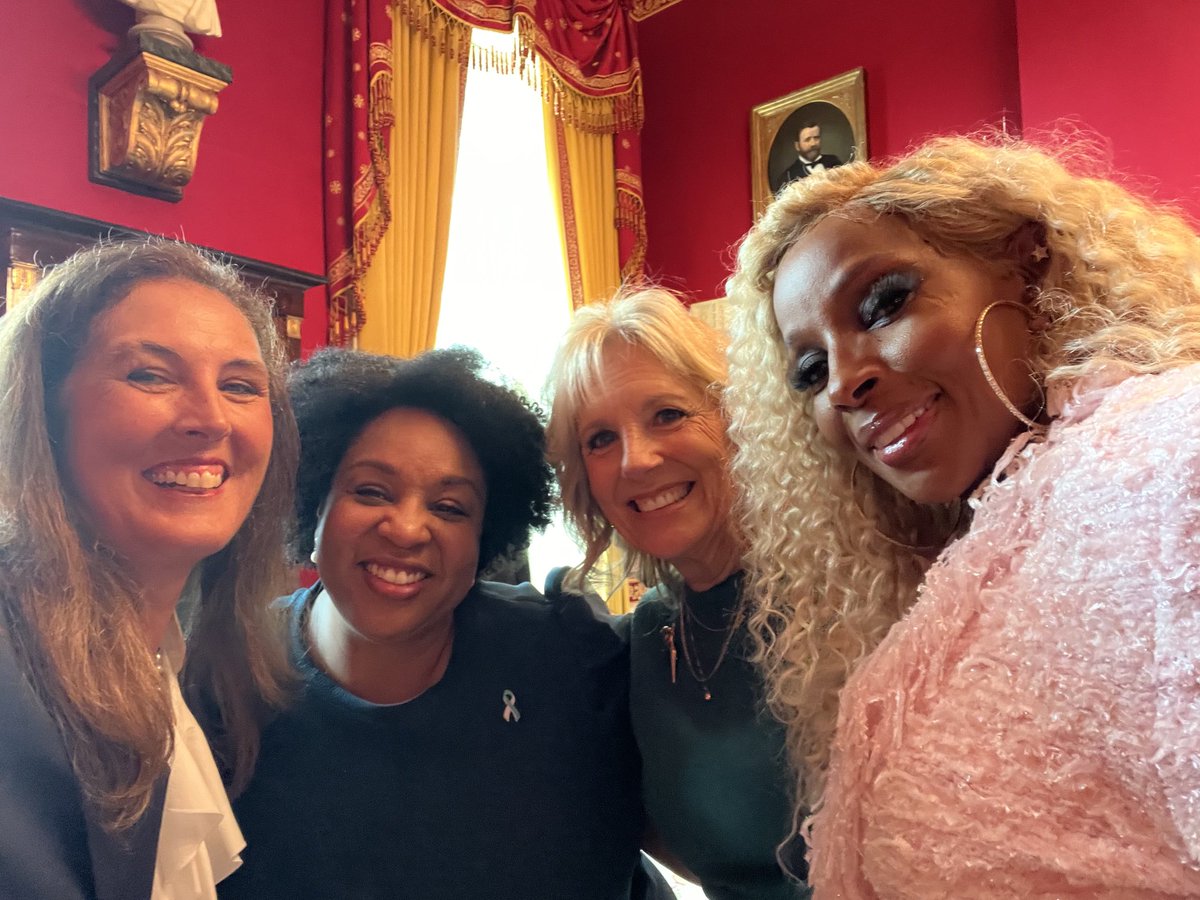 DrKarenKnudsen's tweet photo. So thankful to Dr Biden, MJ Blige, + Tamika F. for joining us to launch the ACS Roundtables to end breast and cervical cancer as we know it.  ⁦⁦⁦@WhiteHouse⁩

Ladies who get things DONE! ⁦
@AmericanCancer⁩ ⁦@maryjblige⁩ ⁦@tamikafelder⁩ ⁦@FLOTUS⁩ https://t.co/DVzKGitqPH