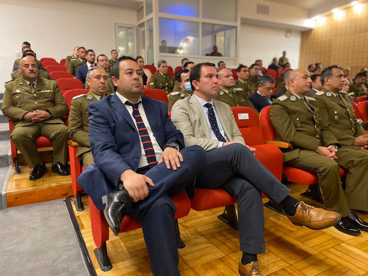 Junto a <a href="/FuribeEstela/">Felipe Uribe Estela</a> participamos del cambio de mando de <a href="/carab_ohiggins/">Carab_Ohiggins</a> Invitados por el General Carrasco con quien trabajamos y valoramos el esfuerzo y compromiso de la institución en tantas tareas que nos correspondió. Le deseamos éxito al Gral Max Jiménez nuevo Jefe de Zona.